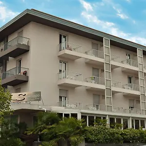 hotel-santiago-lido-di-jesolo.hotelslidodijesolo.com/